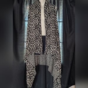 Elegant Black and White Patterned Skirt